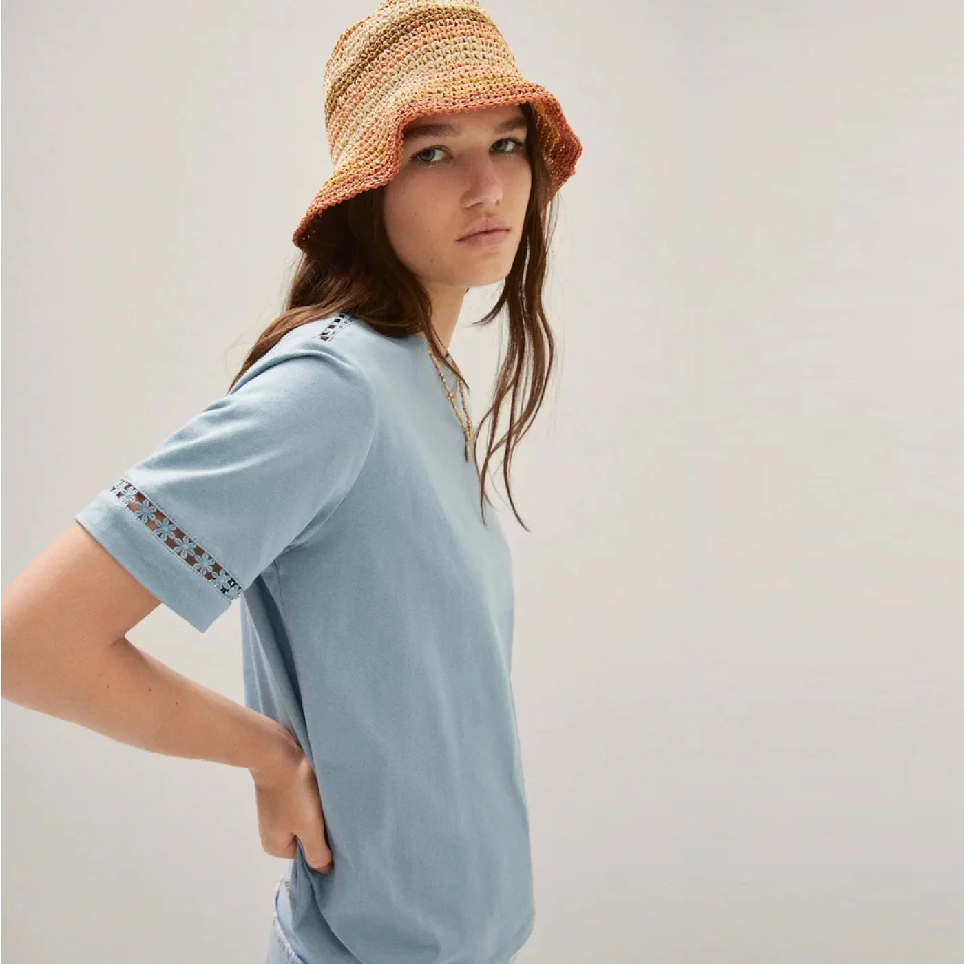 Embroidered Accent T-Shirt - الصورة 3